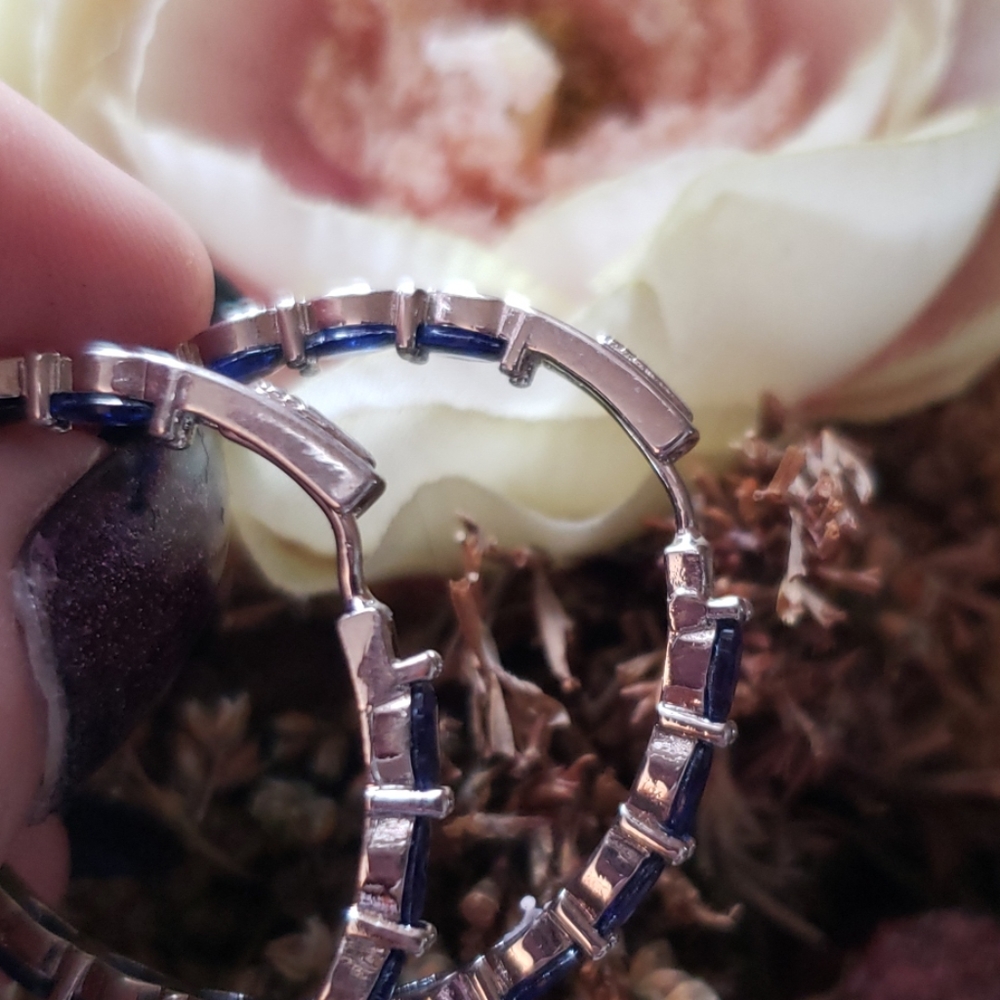 🎀Clearance🎀 .925 silver sapphire hoops. Double sided In-out Stones - Picture 7 of 9
